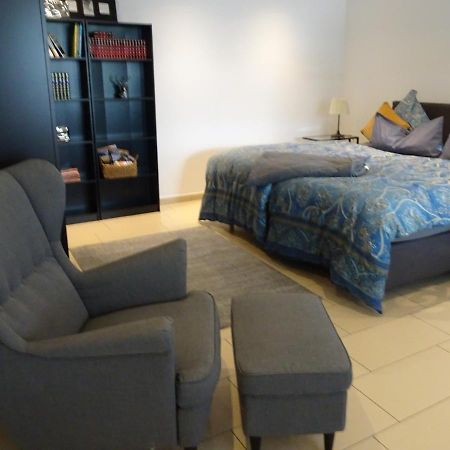 Schoene Ferienwohnung 2,5 Zimmer In Stadtnaehe Mit Eigenem Hofgarten Балинген Экстерьер фото