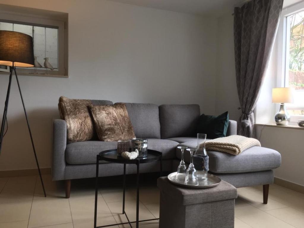 Schoene Ferienwohnung 2,5 Zimmer In Stadtnaehe Mit Eigenem Hofgarten Балинген Экстерьер фото