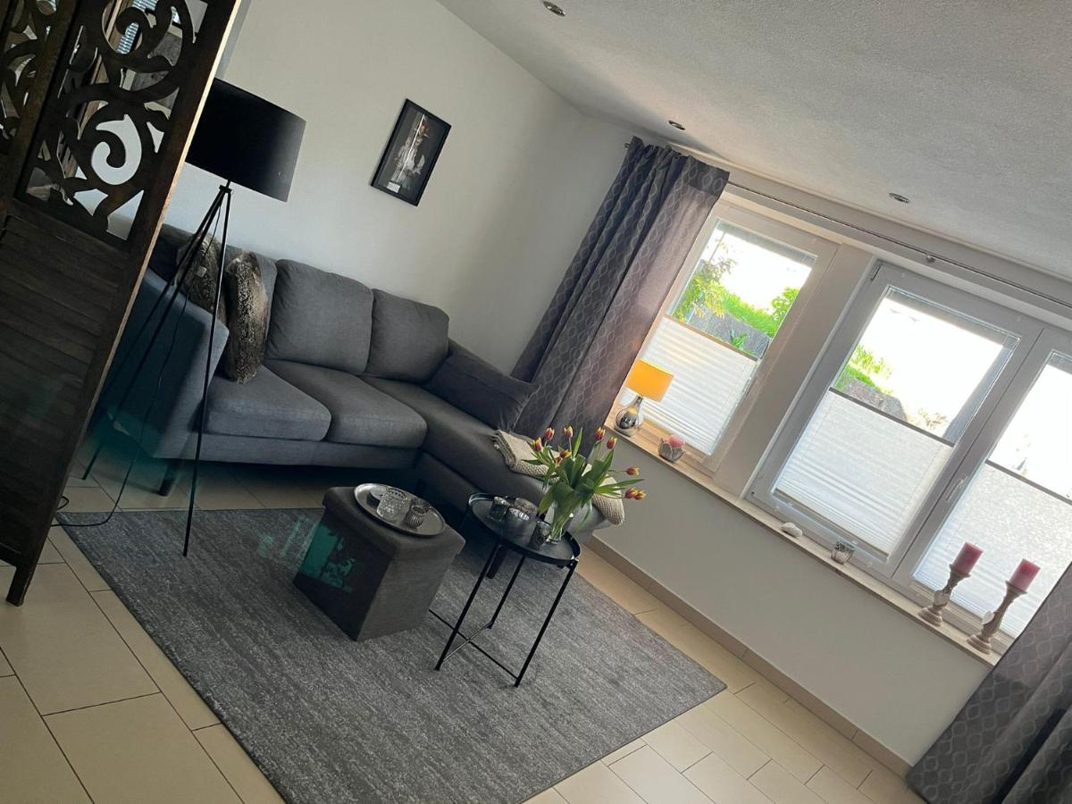 Schoene Ferienwohnung 2,5 Zimmer In Stadtnaehe Mit Eigenem Hofgarten Балинген Экстерьер фото