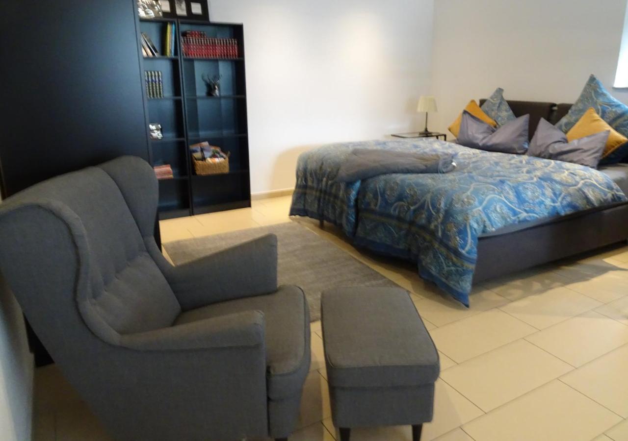 Schoene Ferienwohnung 2,5 Zimmer In Stadtnaehe Mit Eigenem Hofgarten Балинген Экстерьер фото