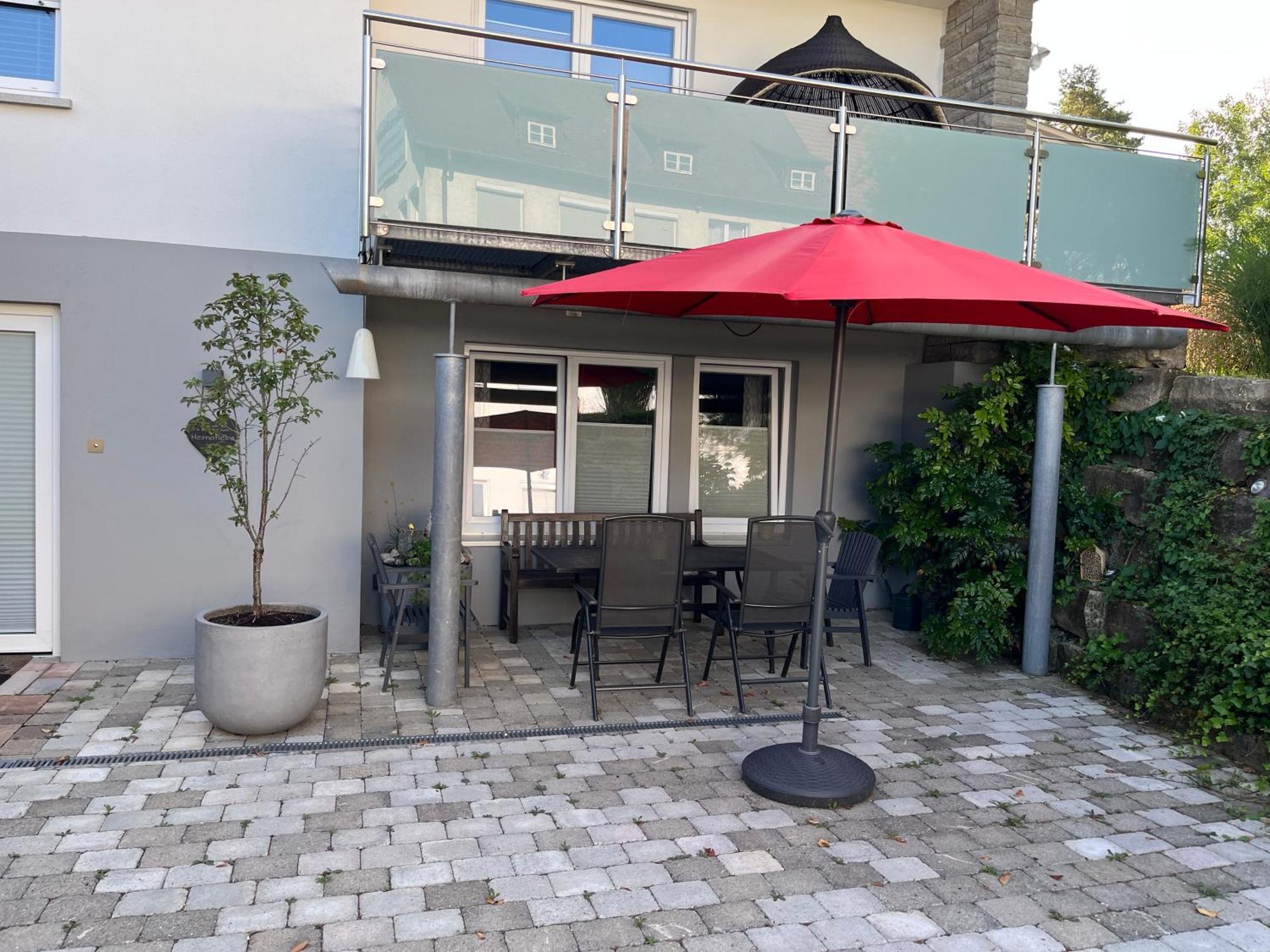 Schoene Ferienwohnung 2,5 Zimmer In Stadtnaehe Mit Eigenem Hofgarten Балинген Экстерьер фото